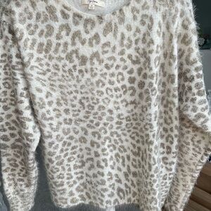 Peyton Primrose Cream and Brown Leopard V-Neck Sweater Fuzzy Cozy Soft Large